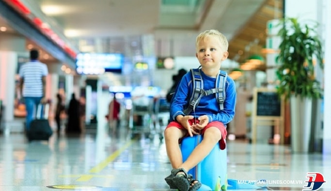 Hãng cung cấp dịch vụ trẻ em đi máy bay một mình